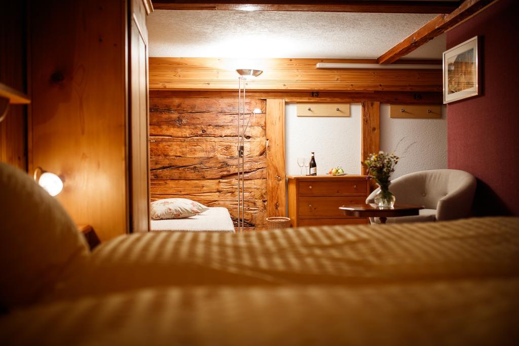 Hotel Nufenen Ulrichen Buitenkant foto