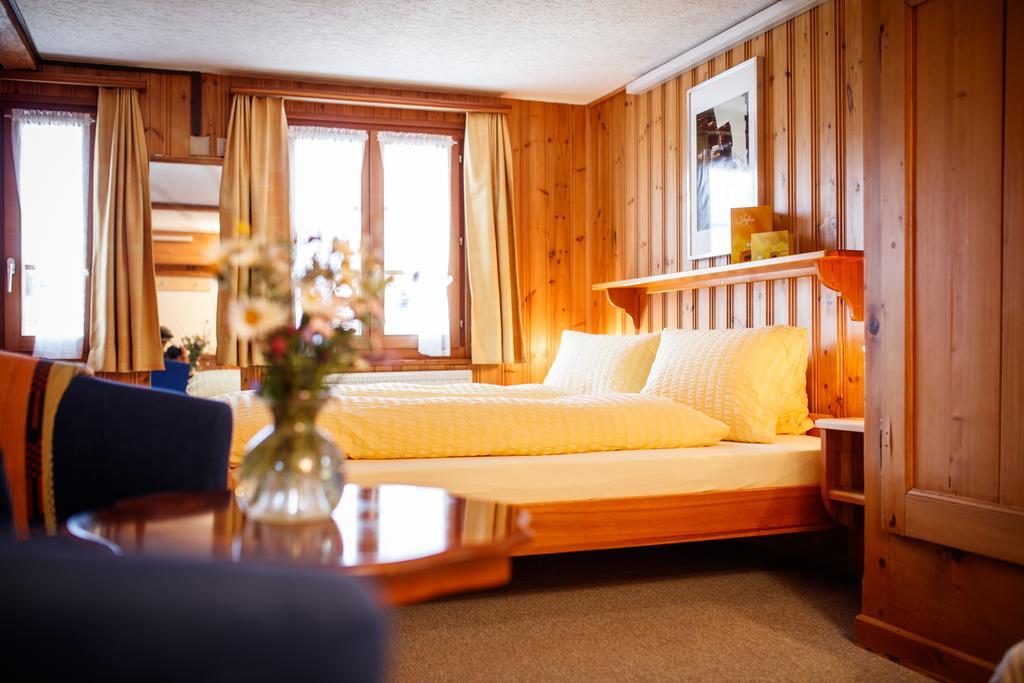 Hotel Nufenen Ulrichen Buitenkant foto