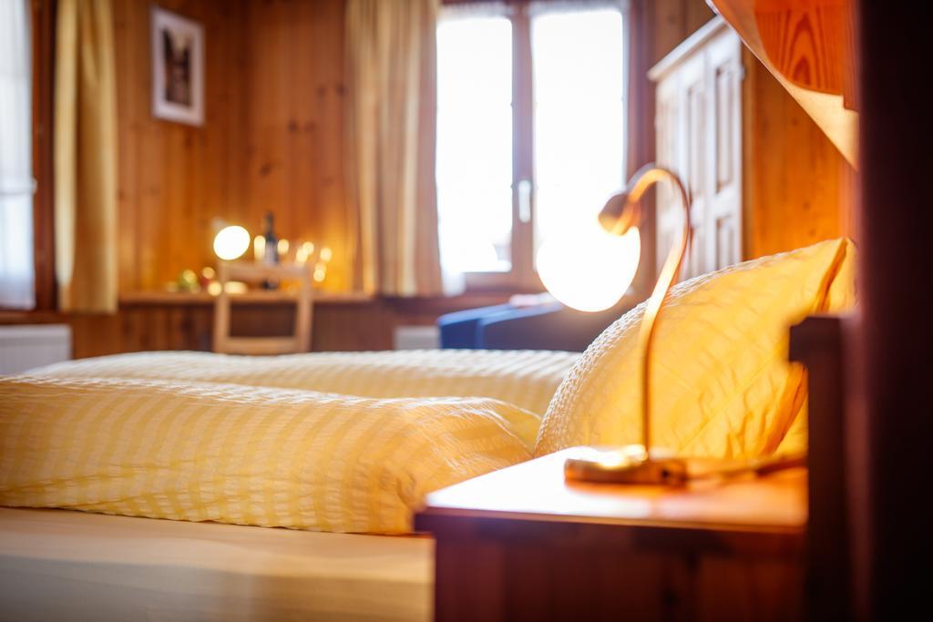 Hotel Nufenen Ulrichen Buitenkant foto