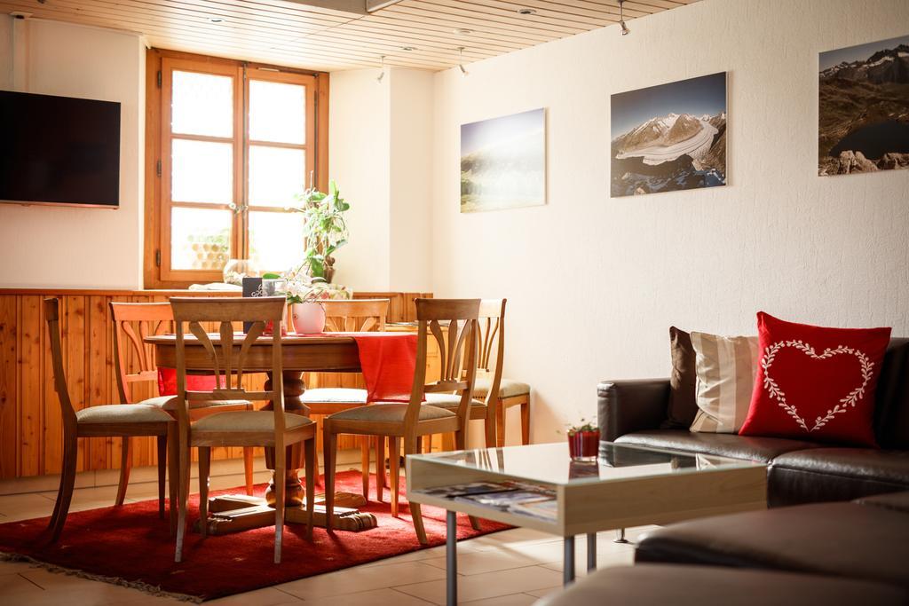 Hotel Nufenen Ulrichen Buitenkant foto